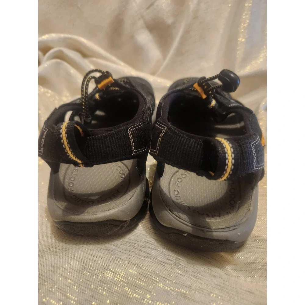 Men's Keen Newport H2 Water Sport Shoes Sandals Closed Toe Black Size 11.5
